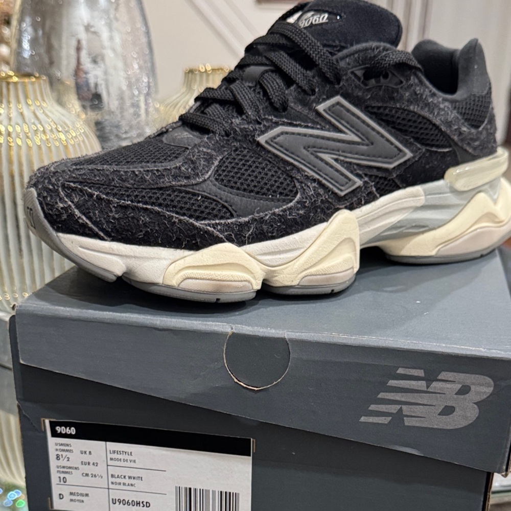 New Balance Kids' Black and Cream Sneakers